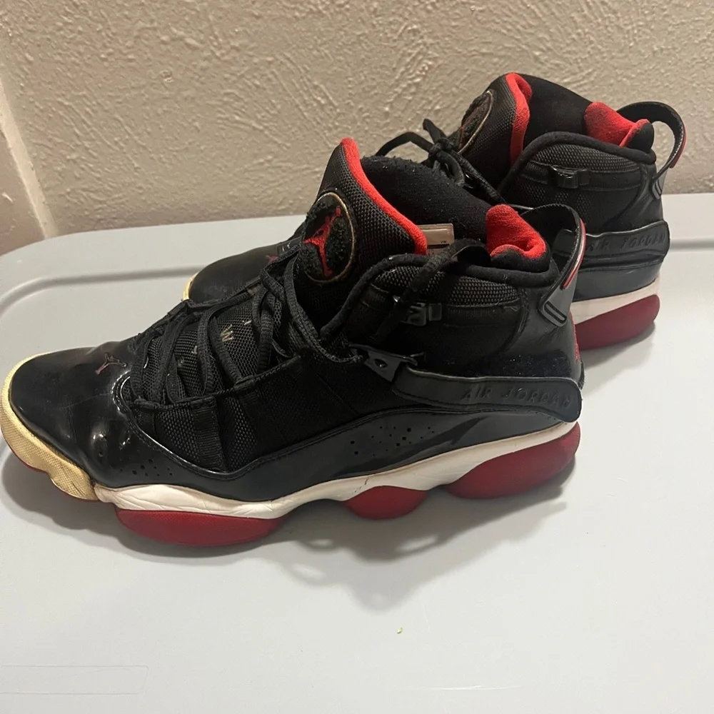Jordan‎ Black and Red Sneakers
